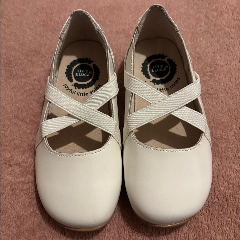 Livie & Luca white Dress Shoes for girls, New size 10